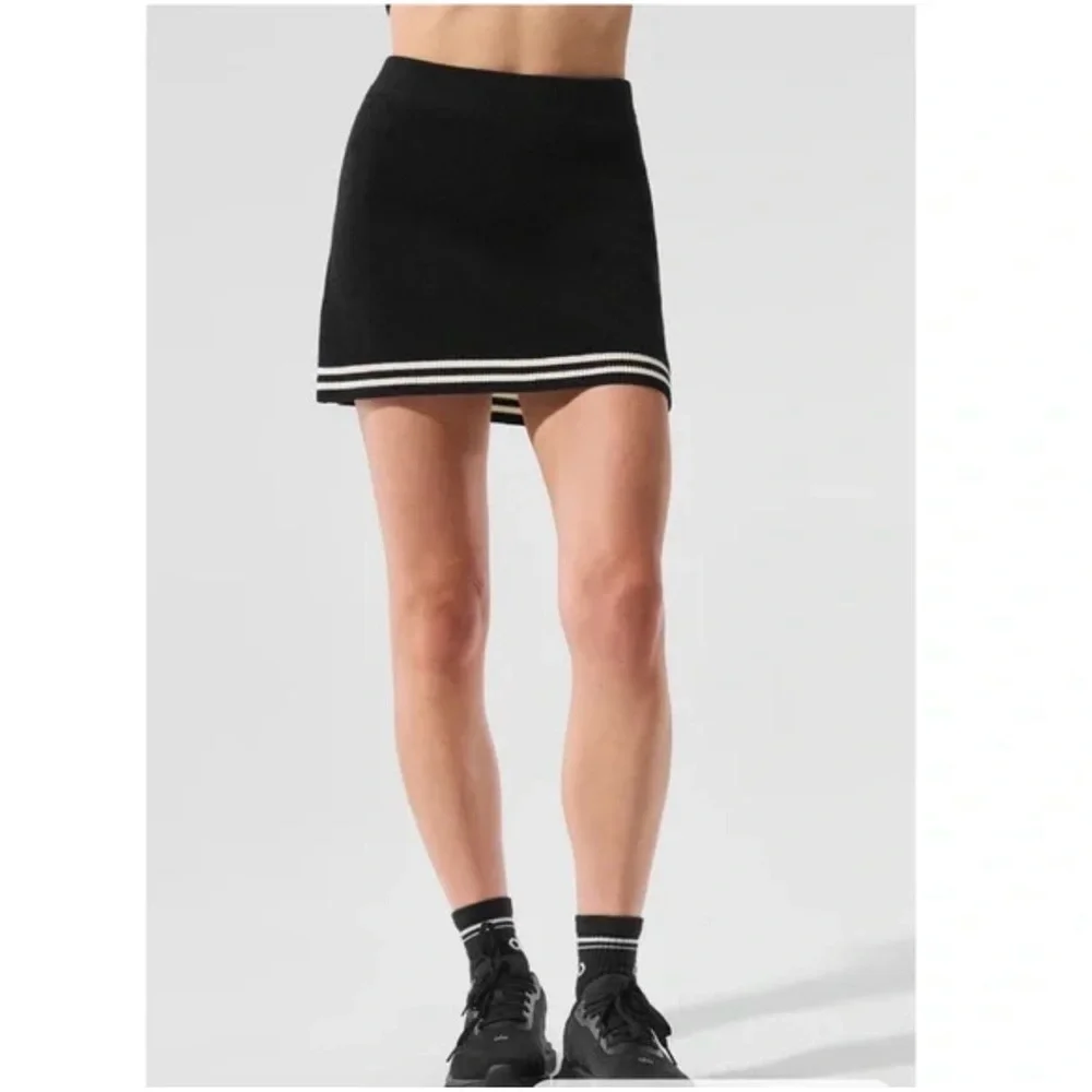 ALO Yoga Black Tennis Club Skirt with White Accents size XS new with tags